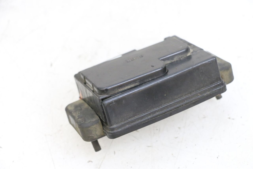 photo de PORTA FUSIBILI KAWASAKI ZR 7 750 (1999 - 2001) - Altra angolazione