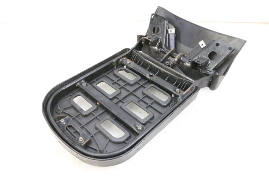 photo de PORTAPACCHI PIAGGIO MP3 RL 250 (2006 - 2010) - Stato della superficie e materiale