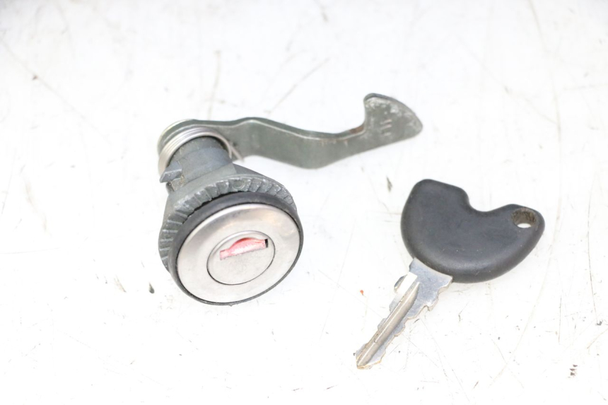 photo de PORTE PACCHETTO PIAGGIO X9 EVOLUTION 125 (2003 - 2007)