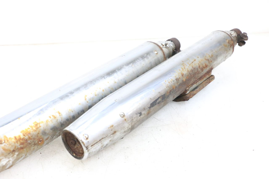 photo de Scarico HYOSUNG GV AQUILA 125 (2000 - 2004) - Ispezione visiva dettagliata