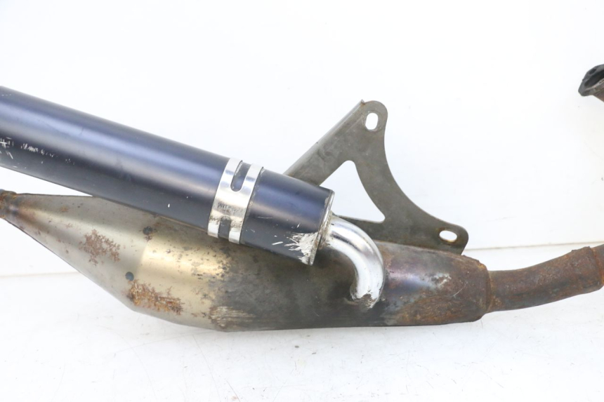 photo de SCARICO PIAGGIO NEW TYPHOON 50 (2018 - 2021) - Dettagli dei punti di fissaggio