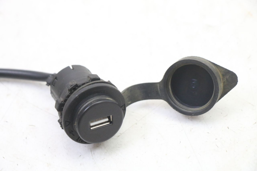 photo de PRESA ACCENDISIGARI SYM FIDDLE 3 III 125 (2014 - 2020)