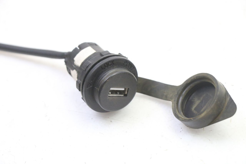 photo de PRESA ACCENDISIGARI SYM FIDDLE 3 III 50 (2014 - 2020)
