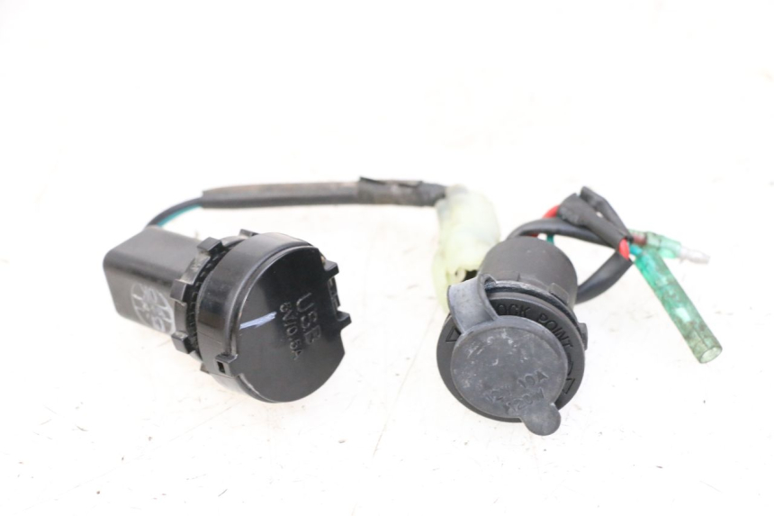 photo de PRESA ACCENDISIGARI SYM JOYMAX 125 (2010 - 2017)