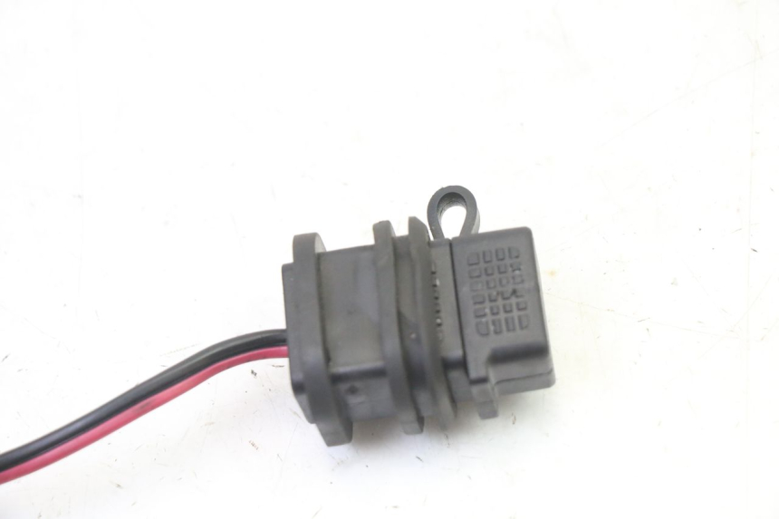 photo de PRESA ACCENDISIGARI PIAGGIO MP3 HPE 310 (2024 - 2025)