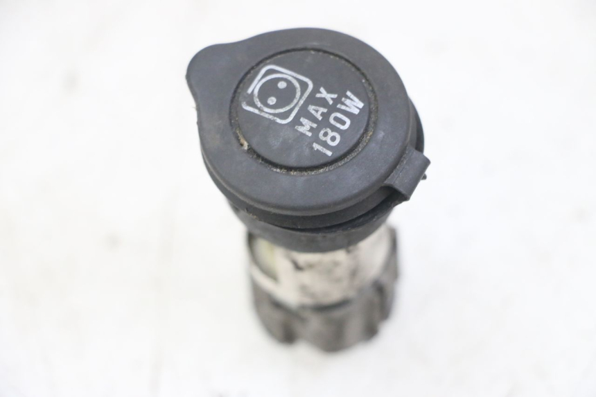 photo de PRESA ACCENDISIGARI PIAGGIO MP3 LT 400 (2007 - 2012)