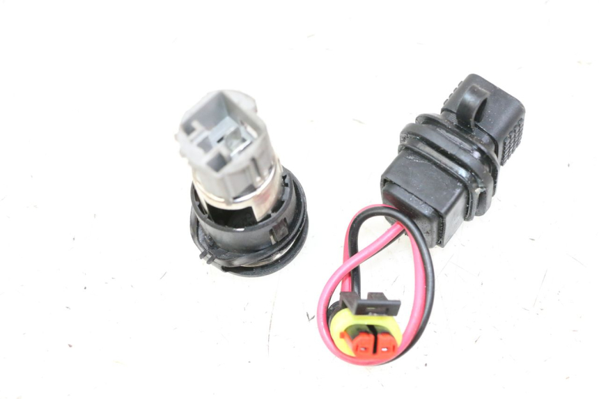 photo de PRESA ACCENDISIGARI PIAGGIO MP3 500 (2014 - 2016)