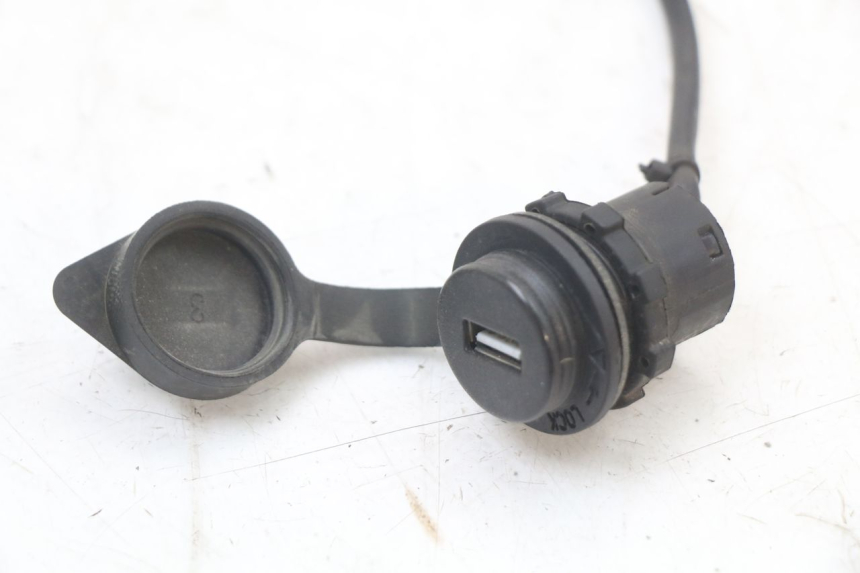 photo de PRESA ACCENDISIGARI PEUGEOT BELVILLE 125 (2017 - 2021)