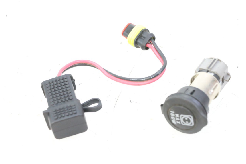 photo de PRESA ACCENDISIGARI PIAGGIO MP3 500 (2014 - 2016)