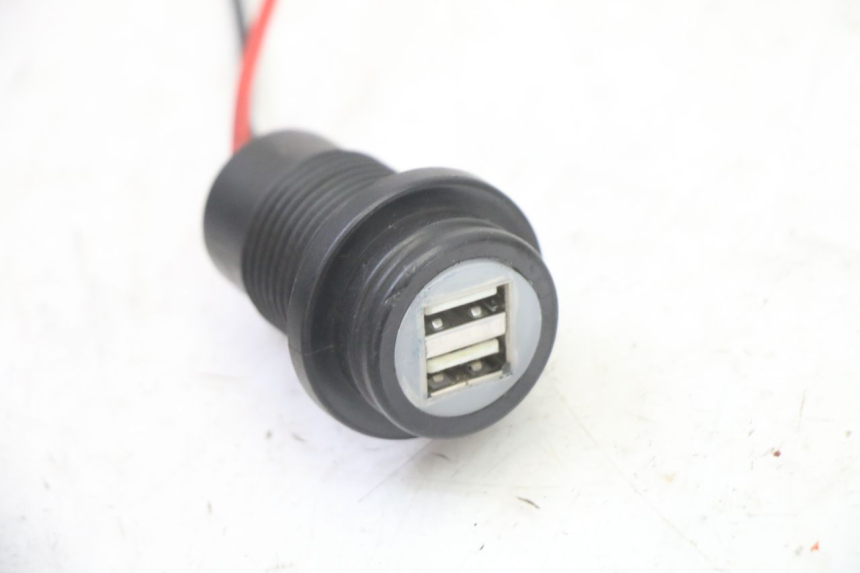photo de PRESA ACCENDISIGARI HONDA ST PAN EUROPEAN 1300 (2002 - 2013)