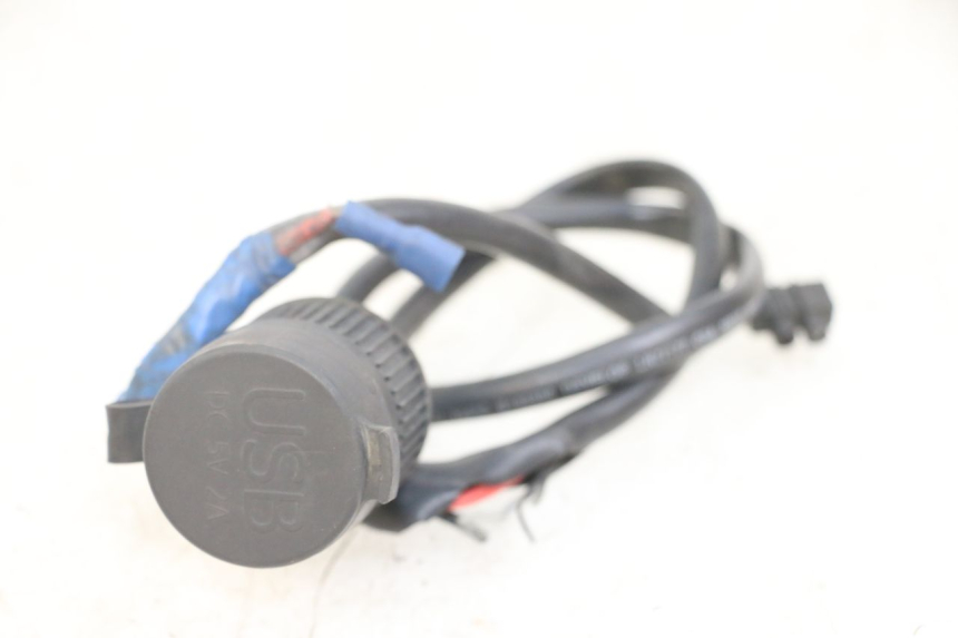 photo de PRESA ACCENDISIGARI PIAGGIO XEVO - X EVO 125 (2007 - 2016) - Zoom sullo stato d'uso