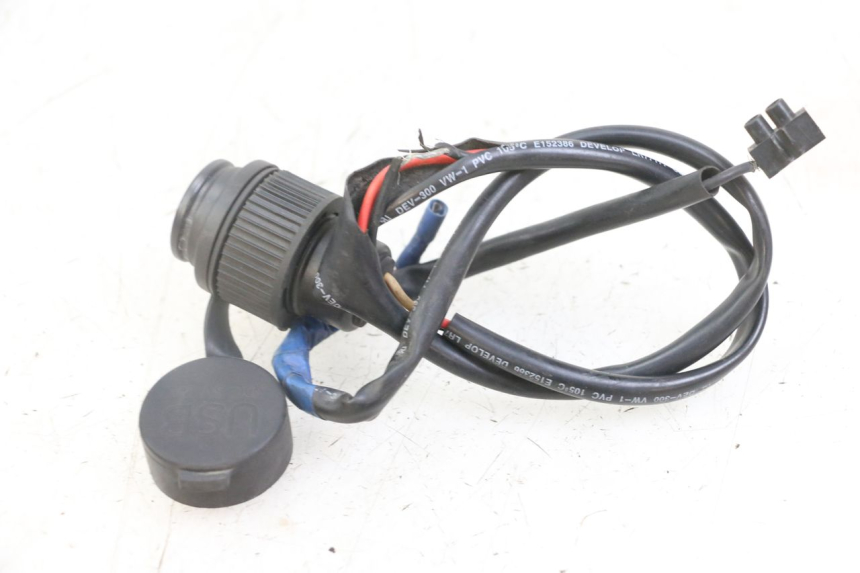 photo de PRESA ACCENDISIGARI PIAGGIO XEVO - X EVO 125 (2007 - 2016) - Vista d'insieme del prodotto