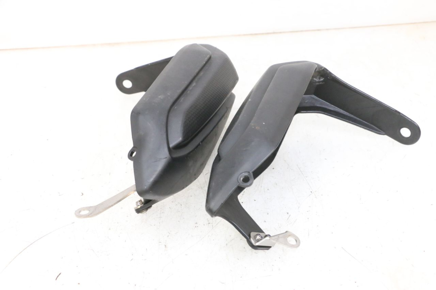 photo de PARAMANI YAMAHA TDM ABS 900 (2002 - 2014) - Dettagli dei punti di fissaggio