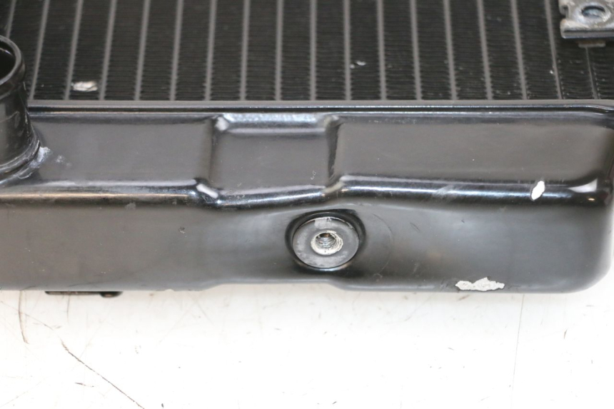 photo de RADIATORE SUZUKI DL V STROM 1000 (2002 - 2007) - Primo piano tecnico