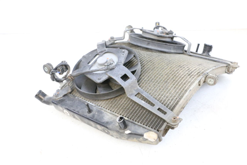 photo de RADIATORE YAMAHA FJR ABS 1300 (2006 - 2012) - Primo piano tecnico