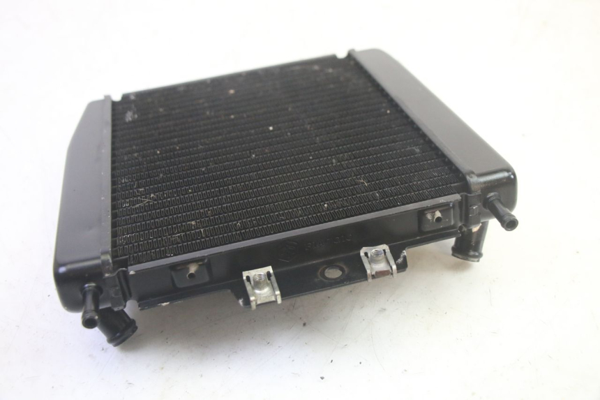 photo de RADIATORE PIAGGIO MP3 LT 400 (2007 - 2012) - Dettagli dei punti di fissaggio
