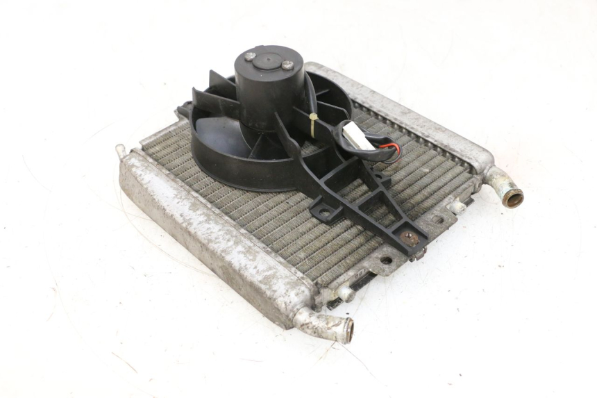 photo de RADIATORE PIAGGIO X8 125 (2004 - 2007) - Dettagli dei punti di fissaggio