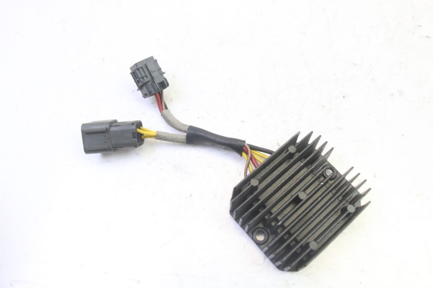 photo de REGOLATORE DI CARICA QUADRO 4 4D 350 (2015 - 2018)