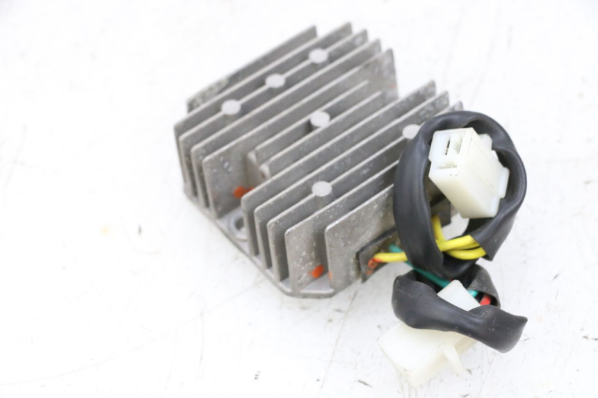 photo de REGOLATORE DI CARICA KYMCO AGILITY 4T 50 (2018 - 2022) - Primo piano tecnico