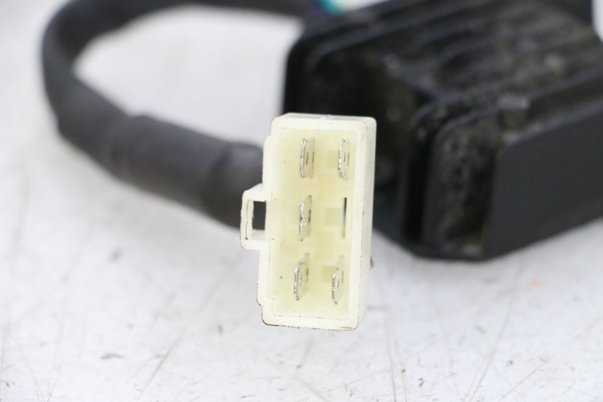 photo de REGOLATORE MAG POWER BOMBERS 4T 50 (2016 - 2026) - Primo piano tecnico