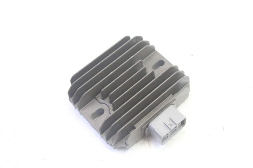 photo de REGOLATORE DI CARICA SUZUKI BURGMAN 125 (2007 - 2014) - Dettaglio del componente