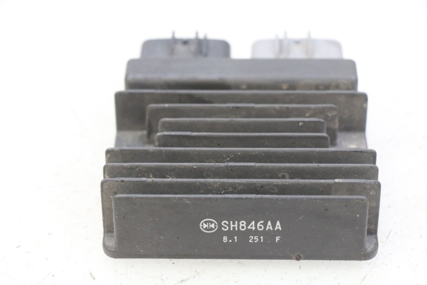 photo de REGOLATORE DI CARICA HONDA CB R 1000 (2018 - 2023)