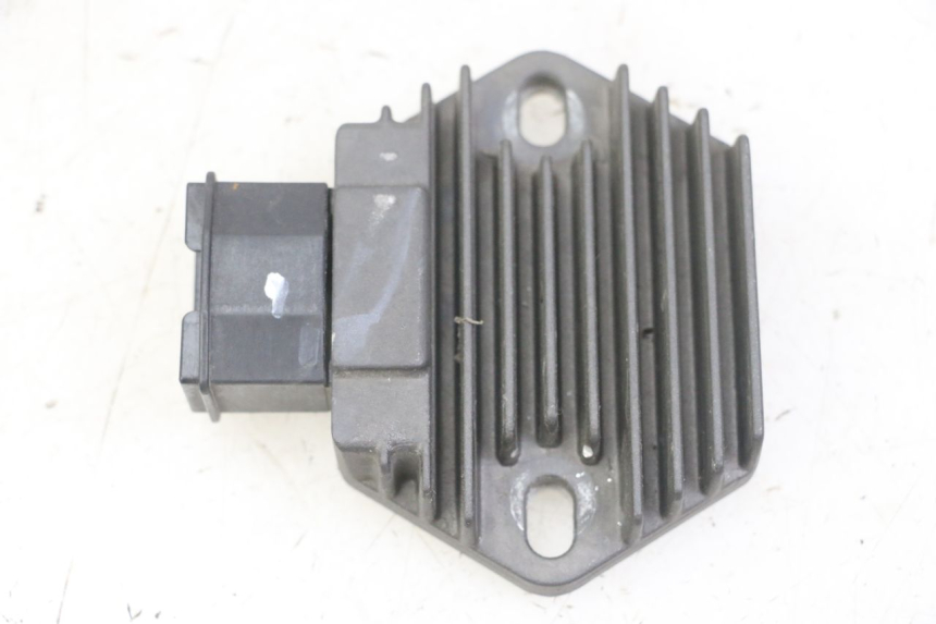 photo de REGOLATORE DI CARICA HONDA CBF 500 (2004 - 2007)