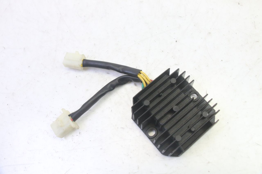 photo de REGOLATORE DI CARICA SYM FIDDLE 3 III 125 (2014 - 2020) - Vista principale