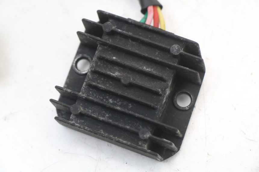 photo de REGOLATORE SYM FIDDLE 3 III 50 (2014 - 2020)