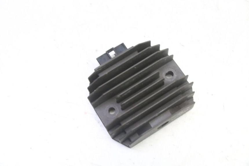 photo de REGOLATORE YAMAHA FZ6 FAZER S2 600 (2007 - 2011)