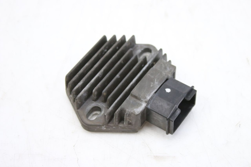 photo de REGOLATORE DI CARICA HONDA CBF 500 (2004 - 2007)