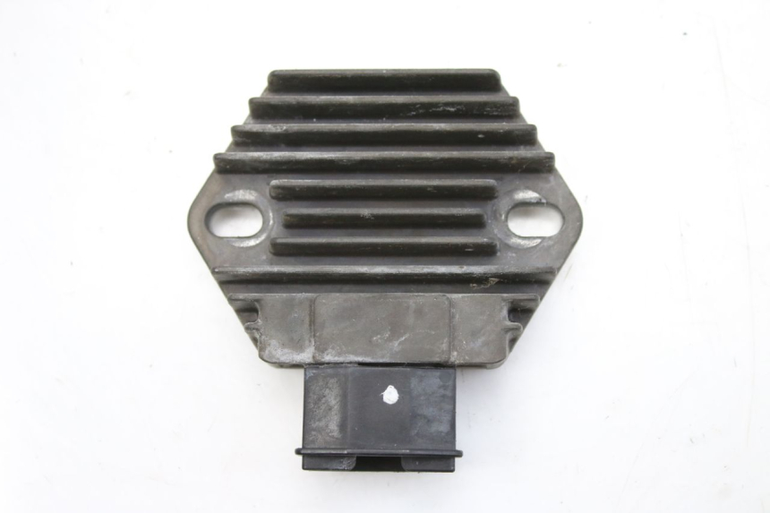 photo de REGOLATORE DI CARICA HONDA CBF 500 (2004 - 2007)