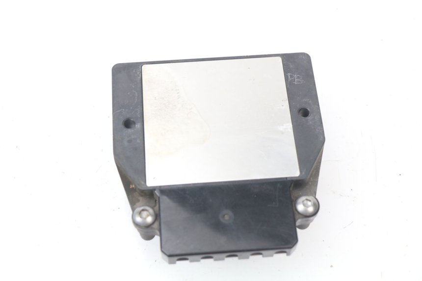photo de Regolatore di carica HONDA VFR F 1200 (2010 - 2015)