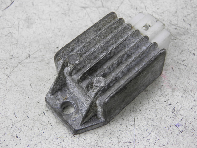 photo de REGOLATORE DI CARICA JONWAY SOLANA 50 (2007 - 2016)