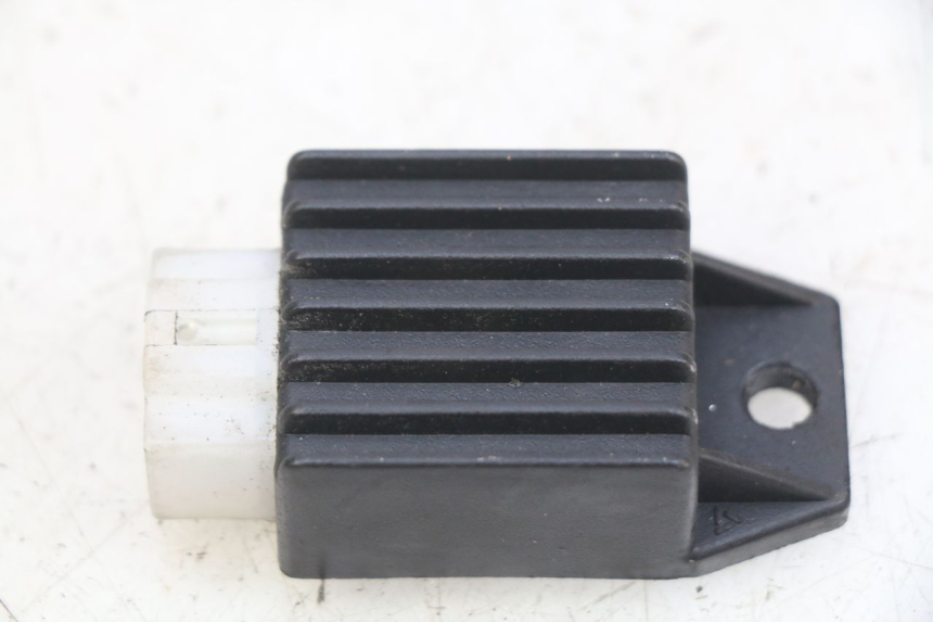 photo de REGOLATORE DI CARICA PEUGEOT KISBEE 2T 50 (2010 - 2017)