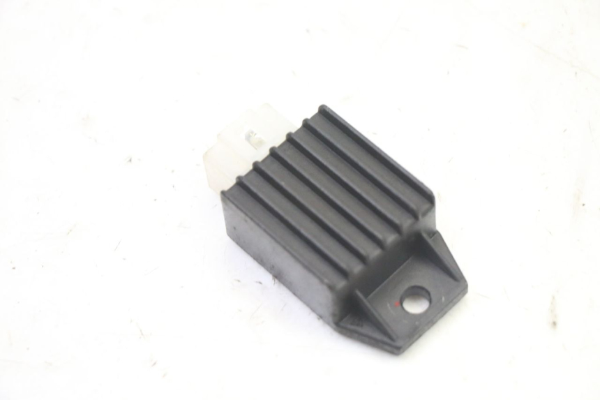 photo de REGOLATORE DI CARICA PEUGEOT KISBEE 2T 50 (2010 - 2017)