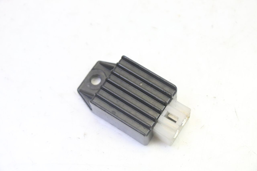 photo de REGOLATORE DI CARICA PEUGEOT KISBEE 2T 50 (2010 - 2017)