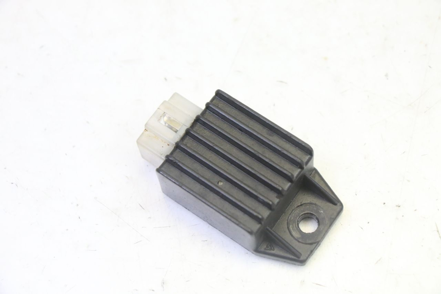 photo de REGOLATORE DI CARICA PEUGEOT KISBEE 2T 50 (2010 - 2017)