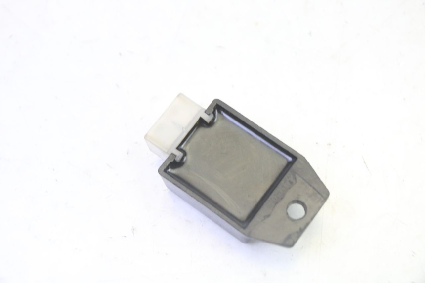 photo de REGOLATORE DI CARICA PEUGEOT KISBEE 2T 50 (2010 - 2017)