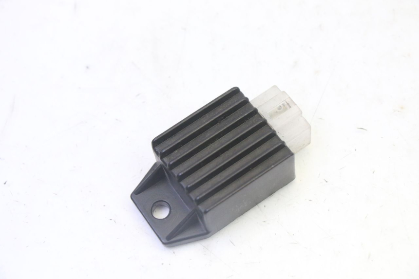 photo de REGOLATORE DI CARICA PEUGEOT KISBEE 2T 50 (2010 - 2017)