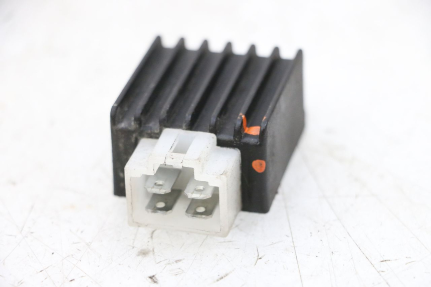 photo de REGOLATORE DI CARICA PEUGEOT KISBEE 2T 50 (2010 - 2017) - Zoom sullo stato d'uso