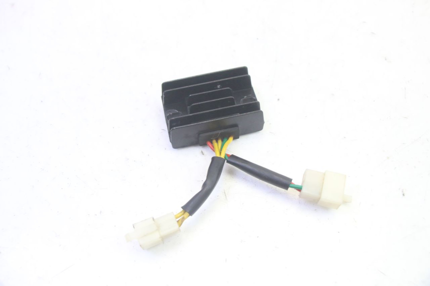 photo de REGOLATORE DI CARICA PEUGEOT KISBEE 4T 50 (2018 - 2022) - Zoom sullo stato d'uso