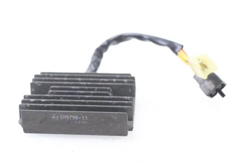 photo de Regolatore di carica DUCATI M796 MONSTER 796 (2010 - 2014) - Altra angolazione