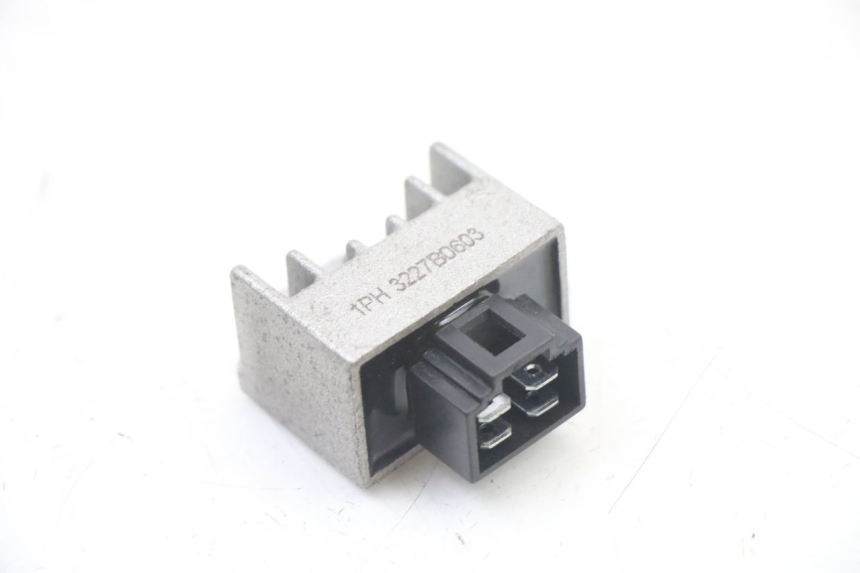 photo de REGOLATORE DI CARICA MBK OVETTO ONE 2T 50 (2013 - 2017)