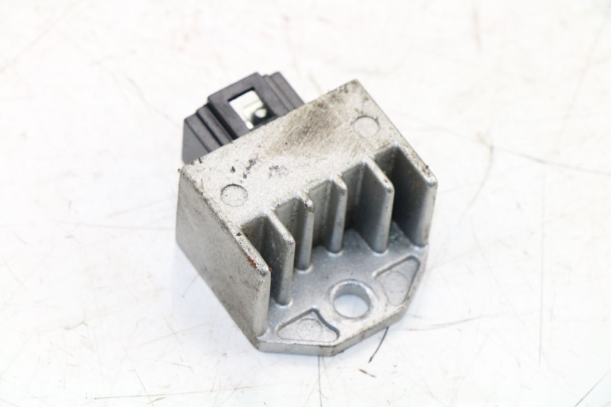 photo de REGOLATORE DI CARICA MBK OVETTO ONE 2T 50 (2013 - 2017)