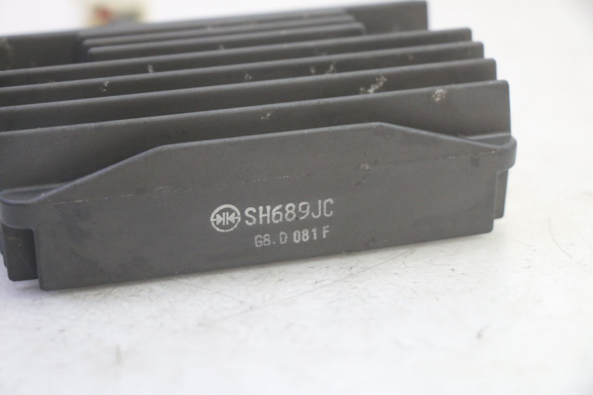 photo de REGOLATORE PIAGGIO MP3 HPE 350 (2018 - 2020) - Zoom sullo stato d'uso