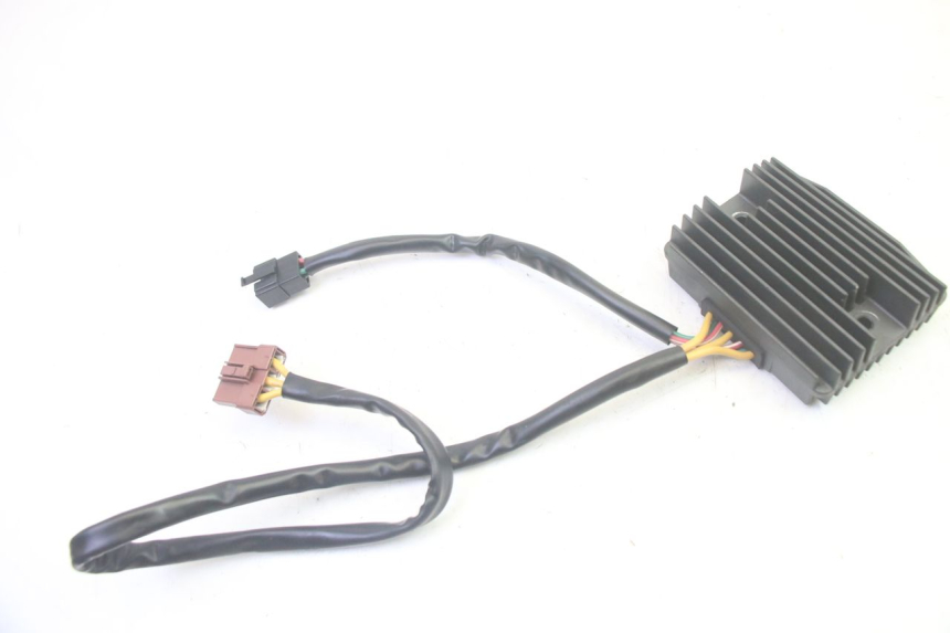 photo de REGOLATORE DI CARICA PIAGGIO MP3 LT 400 (2007 - 2012) - Altra angolazione