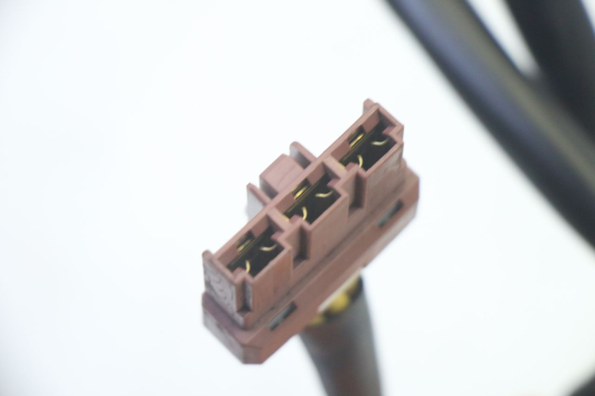 photo de REGOLATORE DI CARICA PIAGGIO MP3 LT 400 (2007 - 2012) - Dettagli dei punti di fissaggio