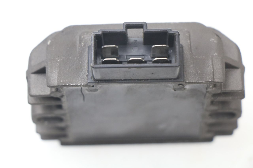 photo de REGOLATORE DI CARICA PIAGGIO MP3 125 (2006 - 2014)