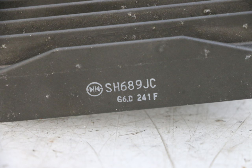 photo de REGOLATORE DI CARICA PIAGGIO MP3 500 (2014 - 2017) - Stato della superficie e materiale